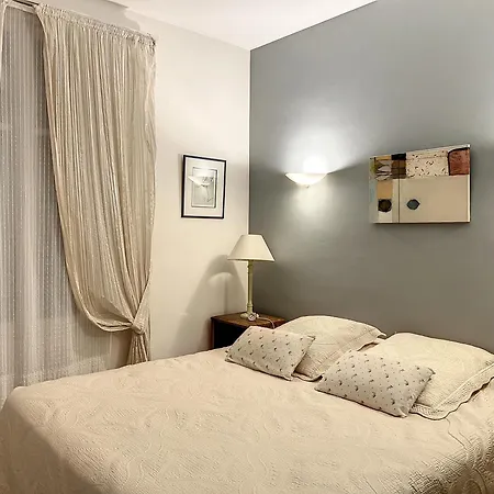 Porte D'auteuil 2 Bedroom Appartamento *
